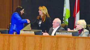 Mayor Watts thanks Coucillor Rasode Photo: Ray Hudson