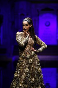Showstopper Sonam Kapoor in Abu Jani Sandeep Khosla creations at BMW IBFW. Photo: IANS