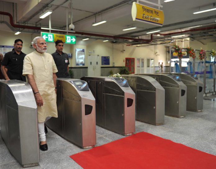 Modi urges India Inc to keep investment flow going