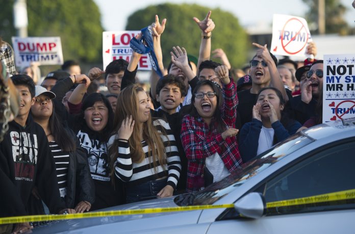 US-ORANGE COUNTY-TRUMP-PROTEST